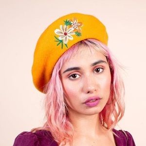Valfre flower beret